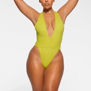 Rare Skims Signature Swim Plunge Monokini Cut Out Swimsuit Size XS NWT Citrus